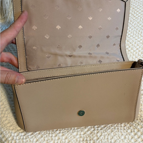 Kate Spade Light Tan Shoulder Bag with Chain Strap - Picture 4 of 5